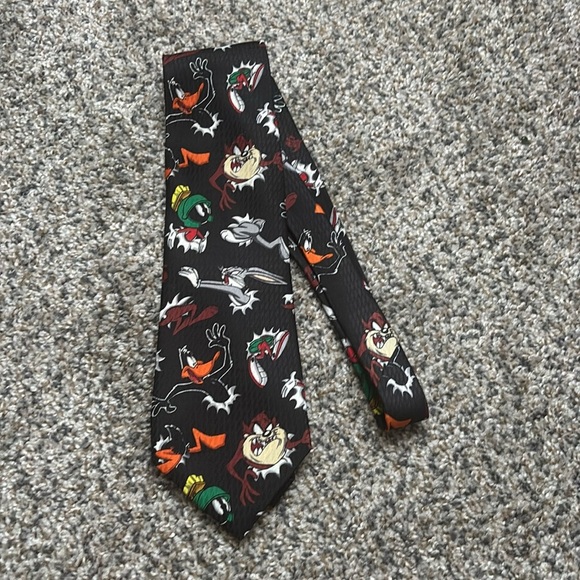 Looney Tunes Tie - Picture 2 of 4